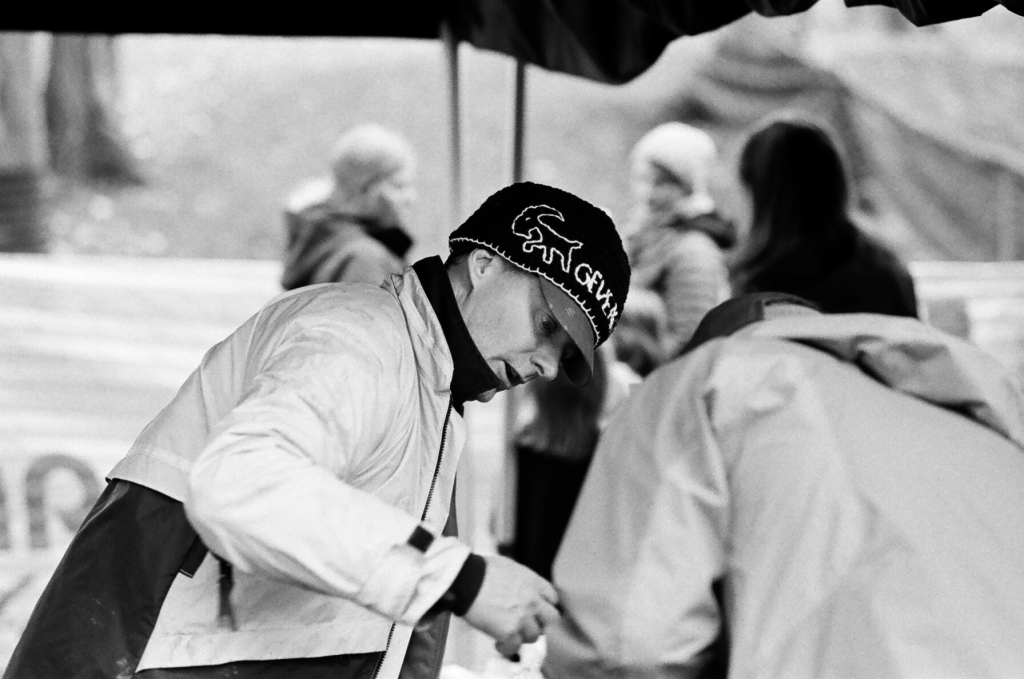 Gevenalle Pouring Coffee